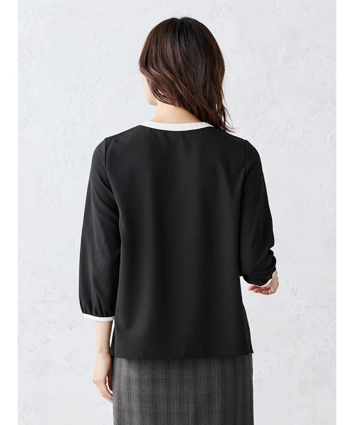 Perfect Suit FActory(パーフェクトスーツファクトリー)の「配色ボウタイブラウス オフホワイト/ブラック/ピンク/ベージュ(Tシャツ/カットソー・レディース・オフホワイト/ベージュ/ブラック/ライトピンク・L/M/S)」の11枚目の写真