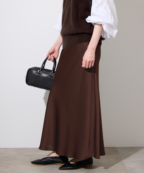 SLOBE IENA（スローブイエナ）の「サテンナロースカート（スカート・レディース・ブラック/カーキ/ブラウン・36/38）」の3枚目の写真