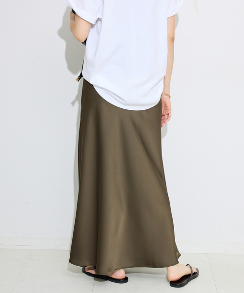 SLOBE IENA（スローブイエナ）の「サテンナロースカート（スカート・レディース・ブラック/カーキ/ブラウン・36/38）」の17枚目の写真