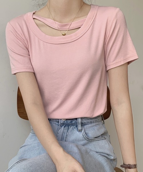 mebole(メボレ)の「カットアウトカラーTシャツ(Tシャツ/カットソー・レディース・ピンク/ブラウン/ブラック/ホワイト/グリーン・FREE)」の5枚目の写真
