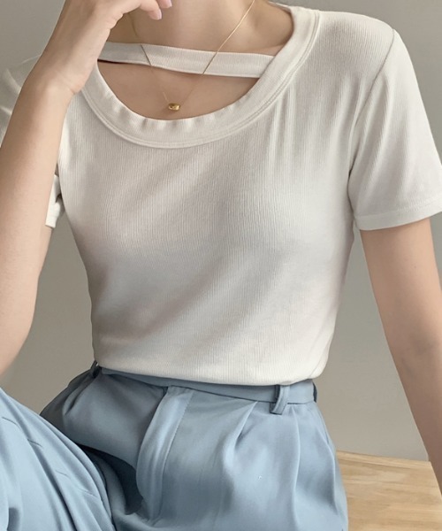 mebole(メボレ)の「カットアウトカラーTシャツ(Tシャツ/カットソー・レディース・ピンク/ブラウン/ブラック/ホワイト/グリーン・FREE)」の7枚目の写真