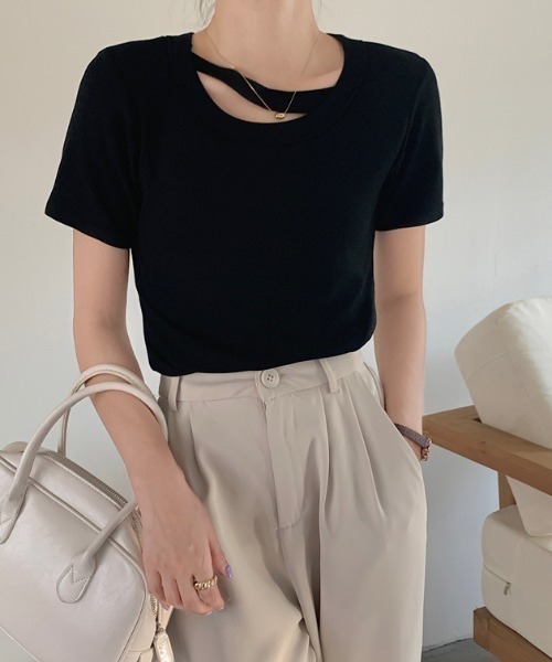 mebole(メボレ)の「カットアウトカラーTシャツ(Tシャツ/カットソー・レディース・ピンク/ブラウン/ブラック/ホワイト/グリーン・FREE)」の21枚目の写真