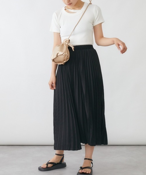 mebole(メボレ)の「カットアウトカラーTシャツ(Tシャツ/カットソー・レディース・ピンク/ブラウン/ブラック/ホワイト/グリーン・FREE)」の17枚目の写真