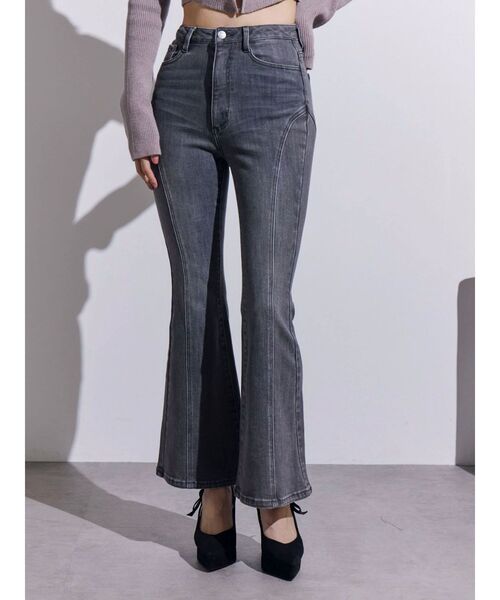 EATME（イートミー）の「ラインフレアデニムパンツ（デニムパンツ・レディース・ブルー/ブラック/ライトブルー・SMALL/MEDIUM）」の2枚目の写真