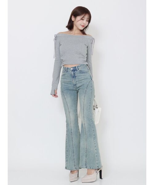 EATME（イートミー）の「ラインフレアデニムパンツ（デニムパンツ・レディース・ブルー/ブラック/ライトブルー・SMALL/MEDIUM）」の5枚目の写真