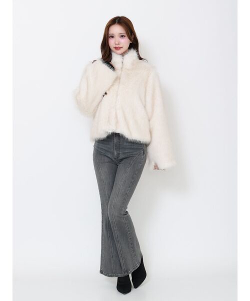 EATME（イートミー）の「ラインフレアデニムパンツ（デニムパンツ・レディース・ブルー/ブラック/ライトブルー・SMALL/MEDIUM）」の15枚目の写真