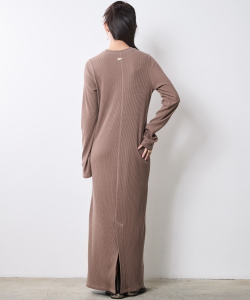 CHIC STYLE(シックスタイル)の「テレコロングワンピース<大きいサイズ有>シックスタイル(ワンピース・レディース・モカ/ブラック・M/L/LL/3L/4L/5L)」の14枚目の写真