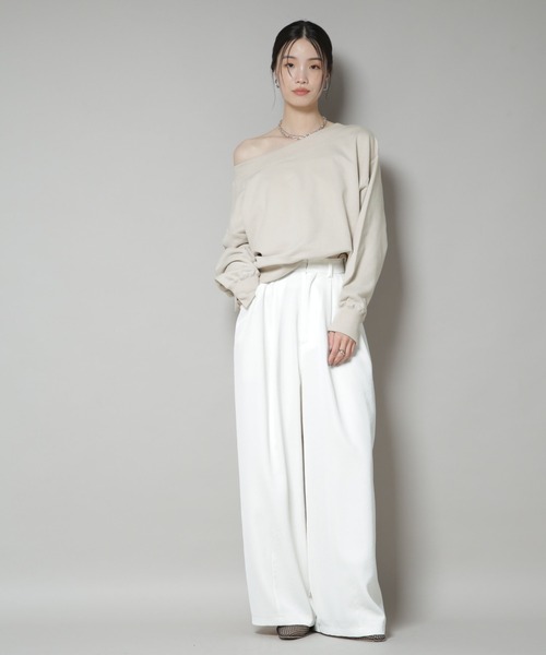 NANO universe(ナノユニバース)の「ワイドボートネックスウェットトップス(スウェット・レディース・ブラック/ベージュ/グレー・FREE)」の17枚目の写真