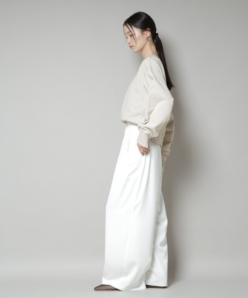 NANO universe(ナノユニバース)の「ワイドボートネックスウェットトップス(スウェット・レディース・ブラック/ベージュ/グレー・FREE)」の19枚目の写真