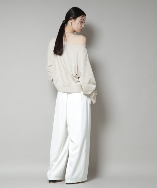 NANO universe(ナノユニバース)の「ワイドボートネックスウェットトップス(スウェット・レディース・ブラック/ベージュ/グレー・FREE)」の20枚目の写真