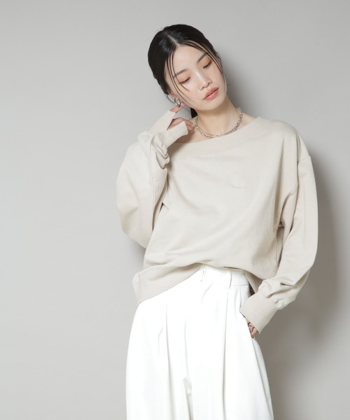 NANO universe(ナノユニバース)の「ワイドボートネックスウェットトップス(スウェット・レディース・ブラック/ベージュ/グレー・FREE)」の13枚目の写真