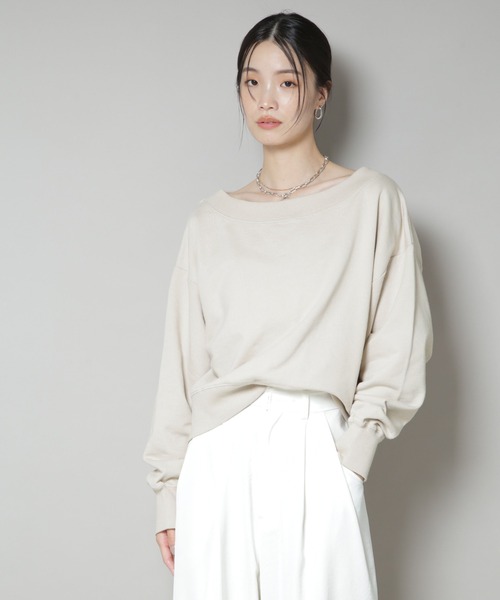 NANO universe(ナノユニバース)の「ワイドボートネックスウェットトップス(スウェット・レディース・ブラック/ベージュ/グレー・FREE)」の16枚目の写真