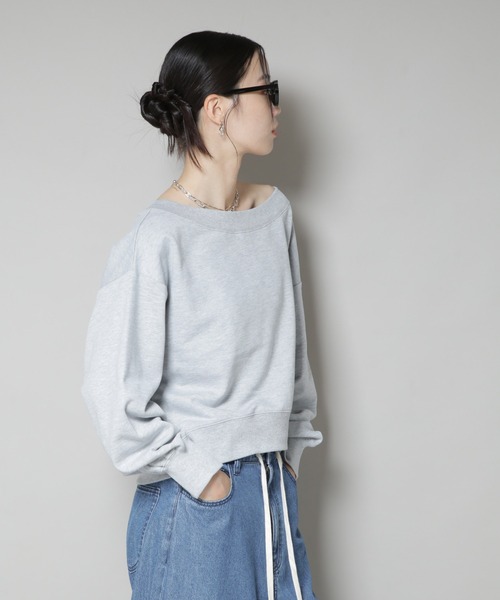 NANO universe(ナノユニバース)の「ワイドボートネックスウェットトップス(スウェット・レディース・ブラック/ベージュ/グレー・FREE)」の22枚目の写真