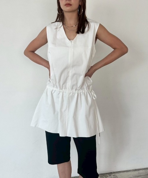 HANNE(アン)の「2WAYペプラムノースリTOPS(シャツ/ブラウス・レディース・ブラック/ホワイト・FREE)」の2枚目の写真