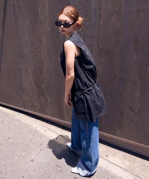HANNE(アン)の「2WAYペプラムノースリTOPS(シャツ/ブラウス・レディース・ブラック/ホワイト・FREE)」の10枚目の写真