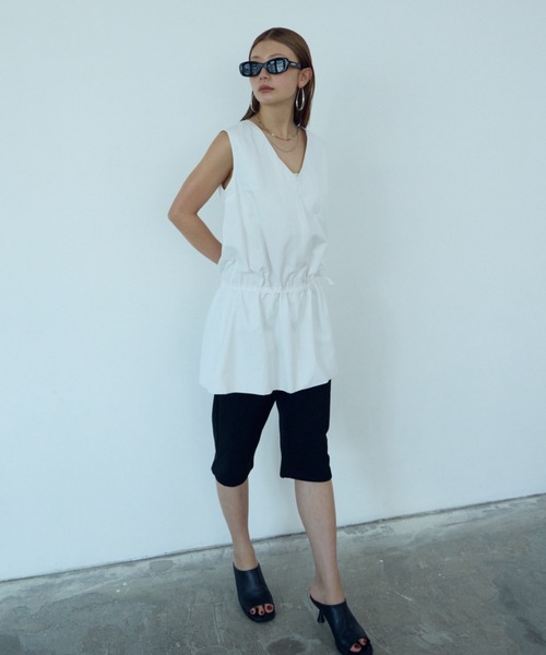 HANNE(アン)の「2WAYペプラムノースリTOPS(シャツ/ブラウス・レディース・ブラック/ホワイト・FREE)」の22枚目の写真