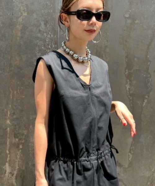 HANNE(アン)の「2WAYペプラムノースリTOPS(シャツ/ブラウス・レディース・ブラック/ホワイト・FREE)」の5枚目の写真