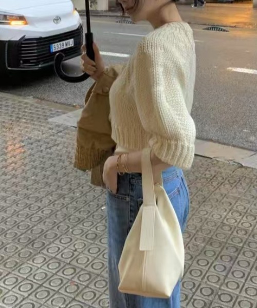 FREE STYLISTS(フリー スタイリスト)の「YUGA_YGMC Puff sleeve cropped cardigan(カーディガン/ボレロ・レディース・グレー/オフホワイト/ブラック・FREE)」の14枚目の写真