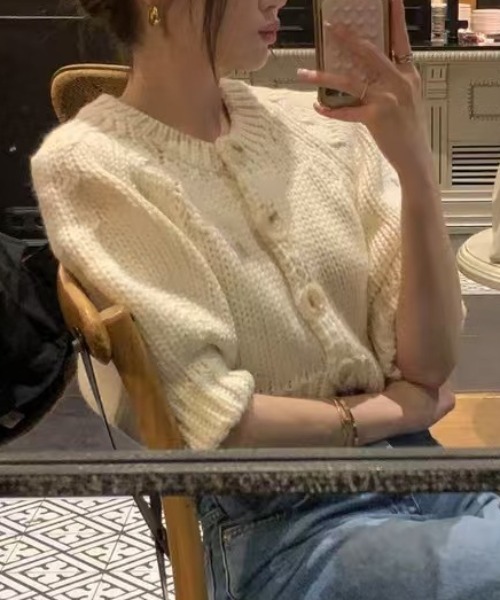 FREE STYLISTS(フリー スタイリスト)の「YUGA_YGMC Puff sleeve cropped cardigan(カーディガン/ボレロ・レディース・グレー/オフホワイト/ブラック・FREE)」の9枚目の写真