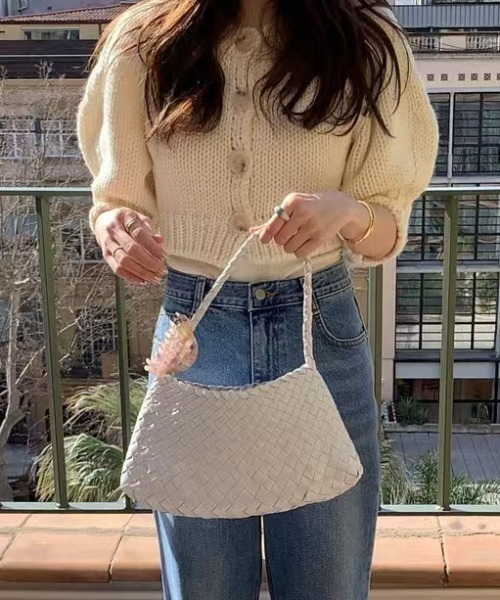 FREE STYLISTS(フリー スタイリスト)の「YUGA_YGMC Puff sleeve cropped cardigan(カーディガン/ボレロ・レディース・グレー/オフホワイト/ブラック・FREE)」の16枚目の写真