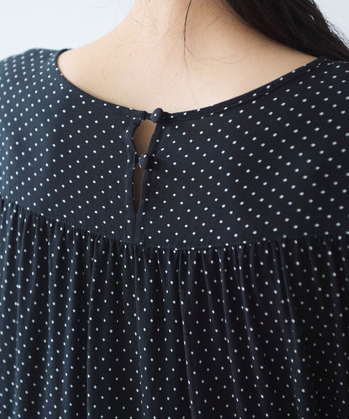 yuni（ユニ　）の「レーヨンコットンキュプラ　print　ティアードワンピース（ワンピース・レディース・ブラック系その他2/ブラック系その他・FREE）」の20枚目の写真