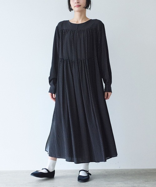 yuni（ユニ　）の「レーヨンコットンキュプラ　print　ティアードワンピース（ワンピース・レディース・ブラック系その他2/ブラック系その他・FREE）」の9枚目の写真