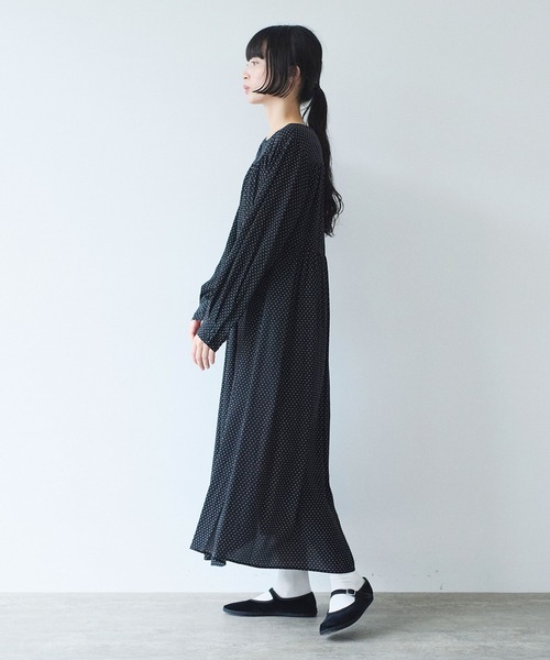 yuni（ユニ　）の「レーヨンコットンキュプラ　print　ティアードワンピース（ワンピース・レディース・ブラック系その他2/ブラック系その他・FREE）」の11枚目の写真