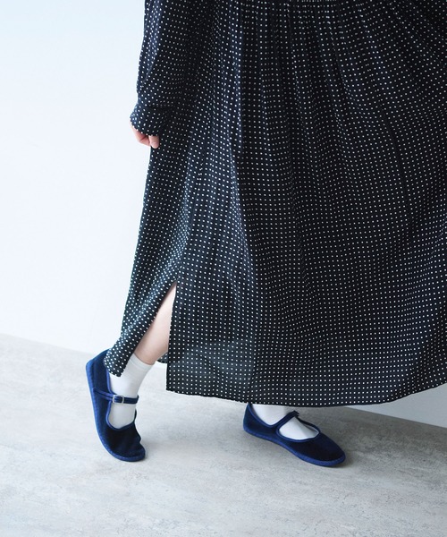 yuni（ユニ　）の「レーヨンコットンキュプラ　print　ティアードワンピース（ワンピース・レディース・ブラック系その他2/ブラック系その他・FREE）」の7枚目の写真