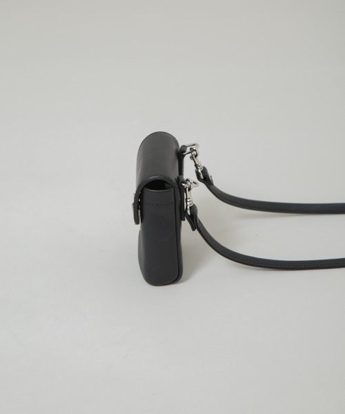 NANO universe（ナノユニバース）の「ITTI/別注 MINI SHOULDER POUCH（ショルダーバッグ・メンズ・ブラック・FREE）」の4枚目の写真