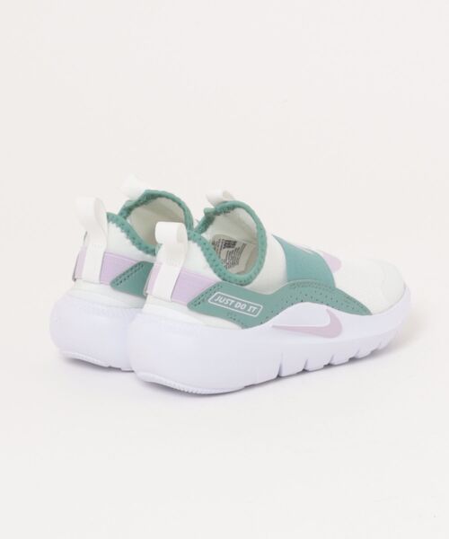 NIKE（ナイキ）の「《NIKE》FLEX RUNNER 4 (PS)（スニーカー・キッズ・ホワイト×グリーン/ブルー/ピンク/ブラック×ホワイト/ブラック×ブラック/グレー系その他/ブラック×イエロー/ネイビー系・22.0cm/21.5cm/21.0cm/20.0cm/19.0cm/18.5cm/18.0cm/17.5cm/17.0cm/16.5cm/20.5cm/19.5cm）」の9枚目の写真