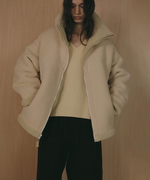 ETRE TOKYO(エトレトウキョウ)の「リバーシブルボアブルゾン(ブルゾン・レディース・ベージュ/ネイビー・S/M)」の5枚目の写真