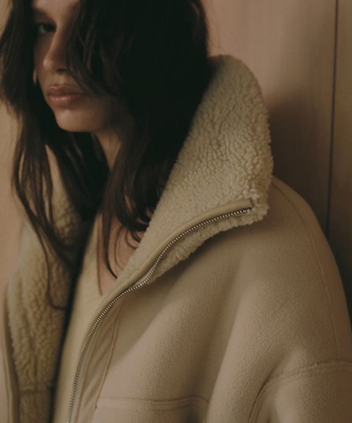 ETRE TOKYO(エトレトウキョウ)の「リバーシブルボアブルゾン(ブルゾン・レディース・ベージュ/ネイビー・S/M)」の7枚目の写真