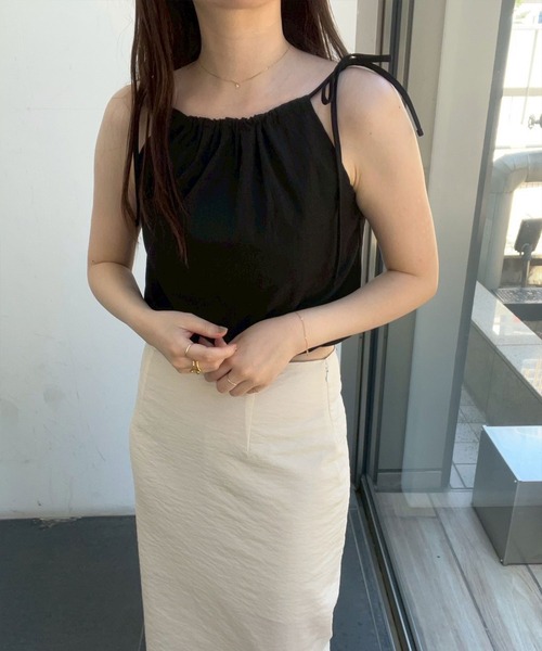 Reurie'(レウリィ)の「リボンストラップトップ(ayaka select) / シャツ ブラウス ノースリーブ リボン シンプル カジュアル ギャザー 夏(シャツ/ブラウス・レディース・ブラック/ホワイト・FREE)」の6枚目の写真