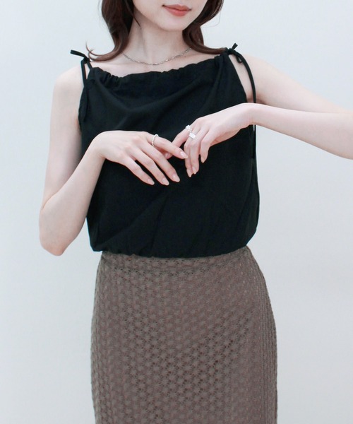 Reurie'(レウリィ)の「リボンストラップトップ(ayaka select) / シャツ ブラウス ノースリーブ リボン シンプル カジュアル ギャザー 夏(チューブトップ・レディース・ブラック/ホワイト・FREE)」の22枚目の写真