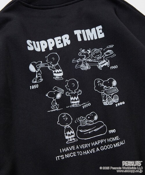 FREAK'S STORE(フリークスストア)の「限定展開 PEANUTS/ピーナッツ 別注 バックプリント クルーネックスウェット/SUPPER(スウェット・メンズ・アッシュグレー/ブラック/ネイビー/ピンク・MEDIUM/LARGE/SMALL)」の8枚目の写真