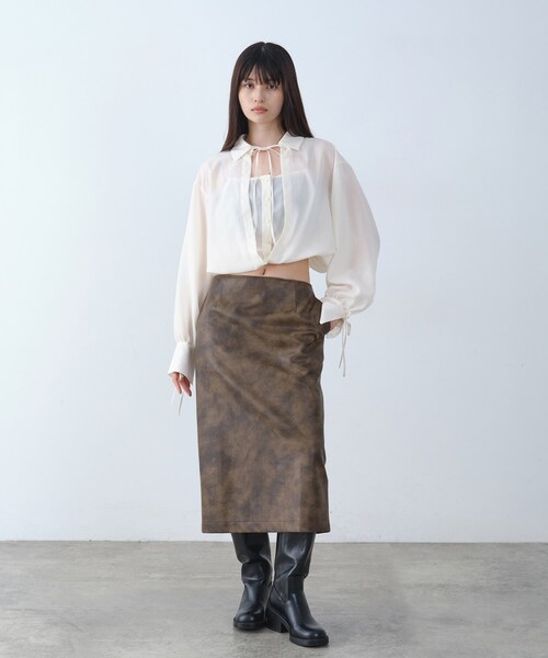 CODE A(コードエー)の「garin sleek skirt(スカート・レディース・ブラウン系・34/36/38)」の4枚目の写真