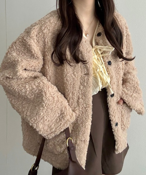 Cham.（チャム）の「もこもこボアブルゾン（ブルゾン・レディース・ベージュ・F）」の2枚目の写真