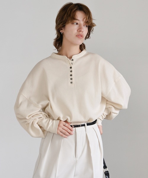 select MOCA(セレクトモカ)の「サーマルヘンリーネックビッグロンT(Tシャツ/カットソー・レディース・アイボリー/ブラック/グレー・FREE)」の6枚目の写真