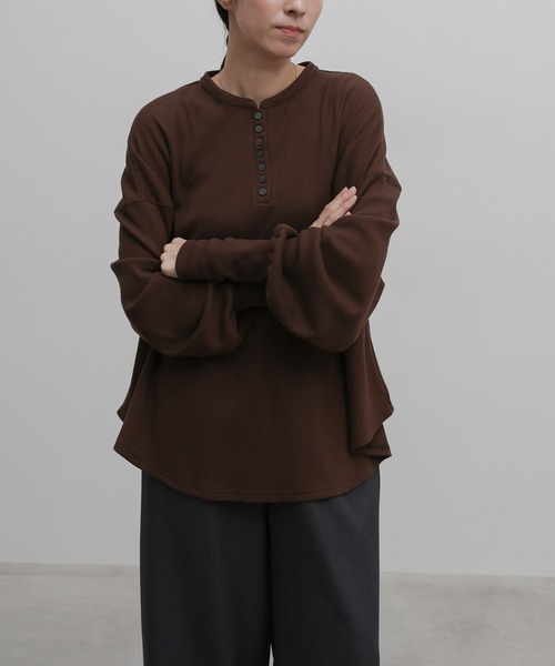select MOCA(セレクトモカ)の「サーマルヘンリーネックビッグロンT(Tシャツ/カットソー・レディース・アイボリー/ブラック/グレー・FREE)」の11枚目の写真