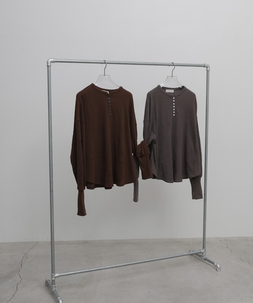 select MOCA(セレクトモカ)の「サーマルヘンリーネックビッグロンT(Tシャツ/カットソー・レディース・アイボリー/ブラック/グレー・FREE)」の14枚目の写真