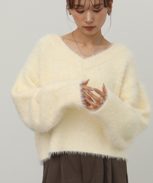 NOGLE(ノグル)の「【NOGLE/ノグル】2wayオフショルシャギーVネックニット(ニット/セーター・レディース・グレイッシュベージュ/アイボリー/ピンク/チャコール・FREE)」の5枚目の写真