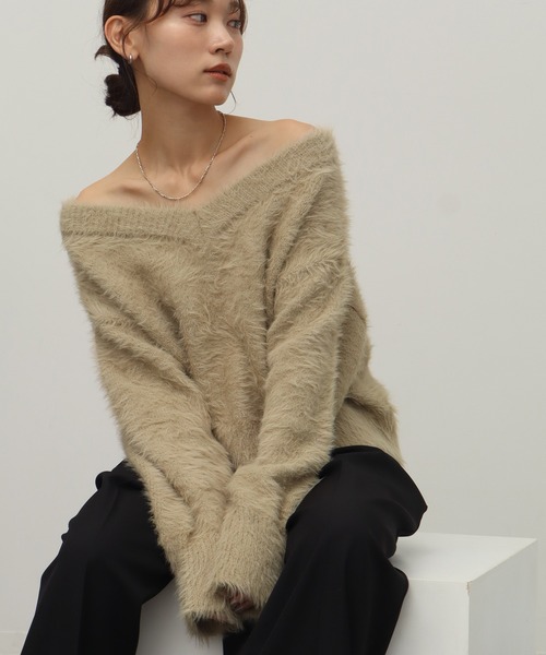 NOGLE(ノグル)の「【NOGLE/ノグル】2wayオフショルシャギーVネックニット(ニット/セーター・レディース・グレイッシュベージュ/アイボリー/ピンク/チャコール・FREE)」の20枚目の写真
