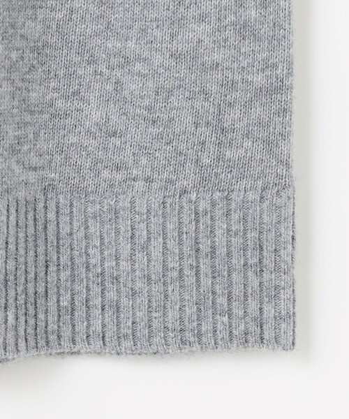 J.PRESS(ジェイプレス)の「FAIR ISLE ニット カーディガン(カーディガン/ボレロ・レディース・ライトグレー系/ホワイト系/ネイビー系・T13)」の7枚目の写真