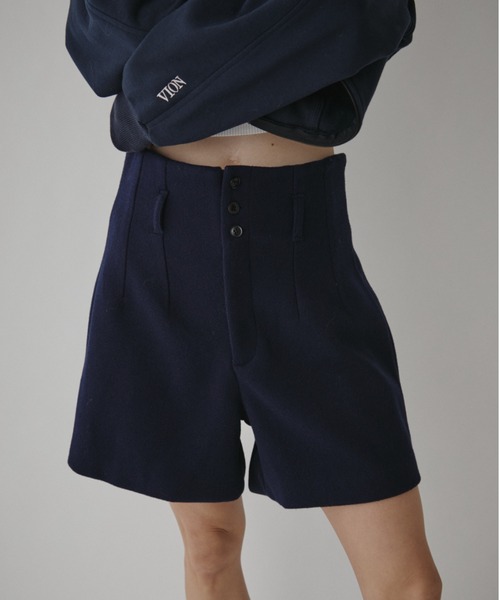 VION(ヴィオン)の「ハイウエストショートパンツ / High-waist Short Pants(その他パンツ・レディース・ブラウン/ネイビー/チャコールグレー・FREE)」の3枚目の写真