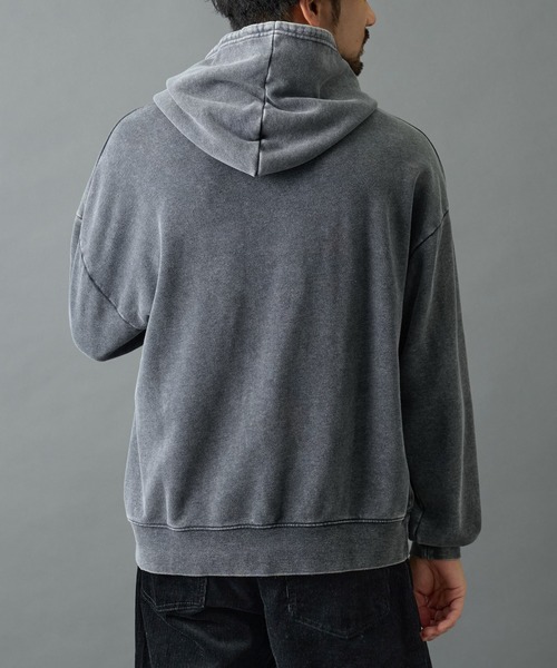 COLONY 2139（コロニートゥーワンスリーナイン）の「パウダー加工スウェットパーカー（パーカー・メンズ・バーガンディー/ブラック/グレー・LARGE/MEDIUM）」の8枚目の写真