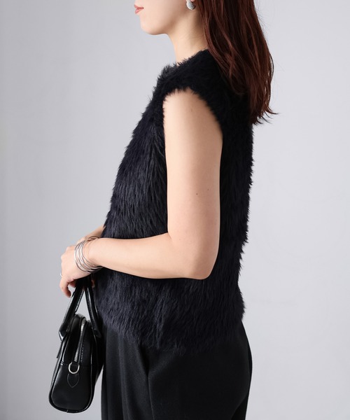 Riberry(リベリー)の「金ボタンシャギーニットベスト(ベスト・レディース・チャコールグレー/オフホワイト/ブラック/ブラウン・FREE)」の13枚目の写真