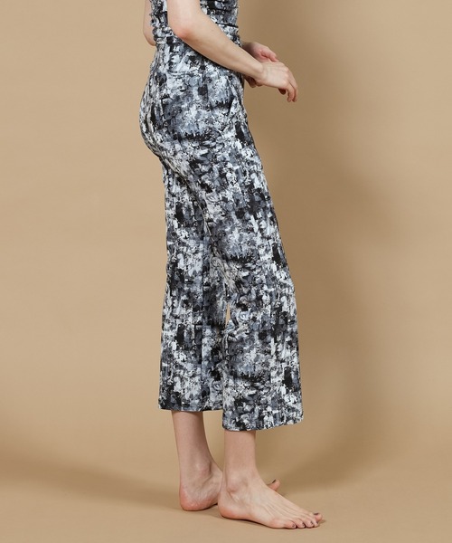 Julier sand flowerプリントフレアレギンス