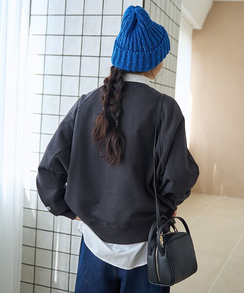 PENNEYS（ぺニーズ）の「【PENNEYS（ぺニーズ）別注・インフルエンサー紹介アイテム】ラグラン裏毛スウェット（スウェット・レディース・ブラウン/ダークグレー/コバルトブルー/オフホワイト/ナチュラル/ライトピンク・FREE）」の18枚目の写真