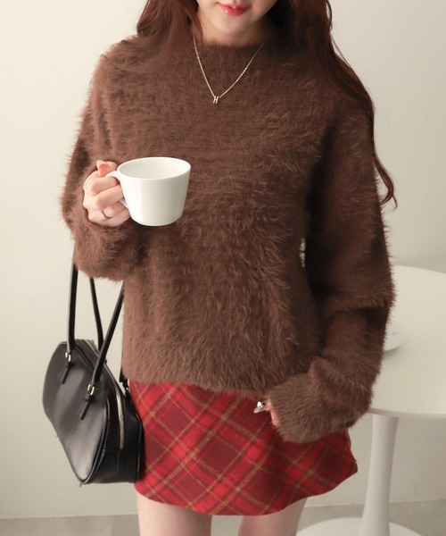 WEGO(ウィゴー)の「WEGO/【25年秋冬新作】シャギーニットプルオーバー(ニット/セーター・レディース・ホワイト系その他5/ワイン/オフホワイト/チャコールグレー/ネイビー/ブラウン/ピンク/レッド・FREE)」の4枚目の写真