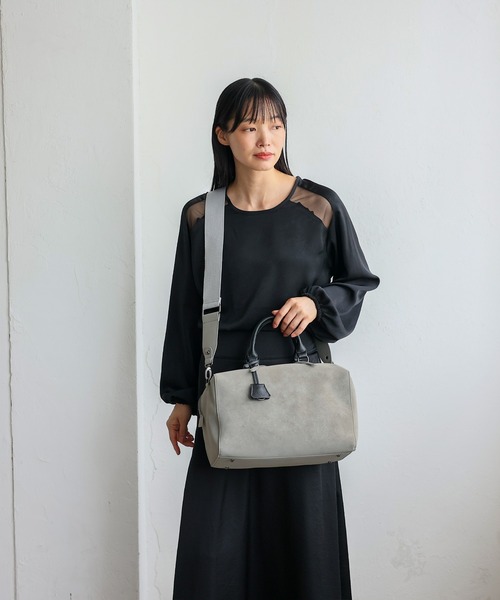 VitaFelice(ヴィータフェリーチェ)の「スエードタッチ2wayボストンバッグ(ボストンバッグ・レディース・ブラック/グレー/ネイビー・FREE)」の15枚目の写真